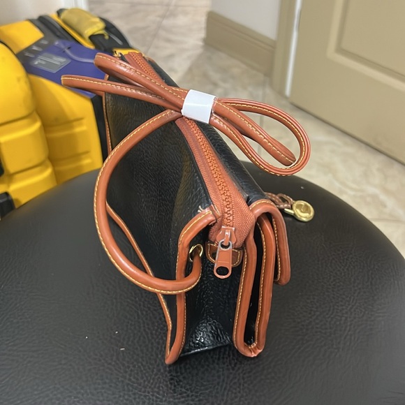 Dooney & Bourke bundle - Picture 5 of 13